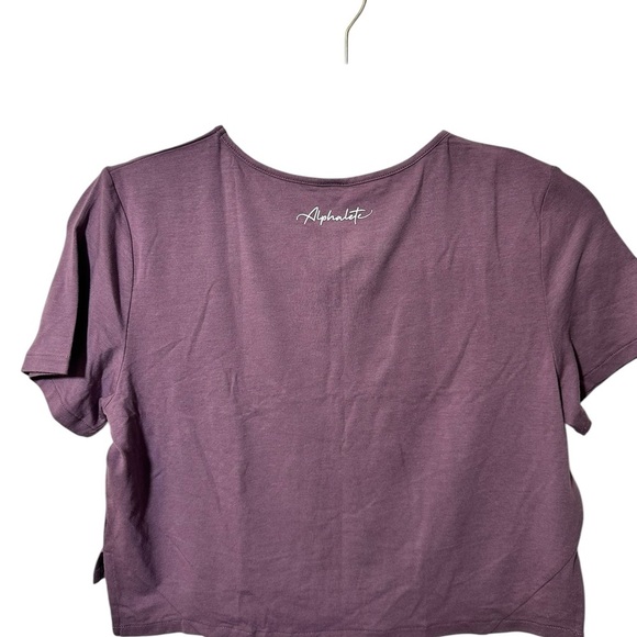 Alphalete Purple Cropped Tee‎ Size Medium Highlow Antler Soft Athletic - Picture 4 of 4